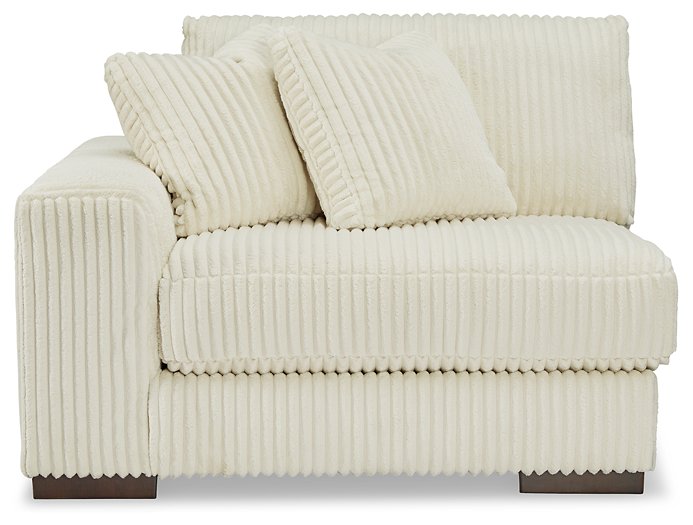 Lindyn Sectional - Sweet Dreams Bedding & Furn (PA)