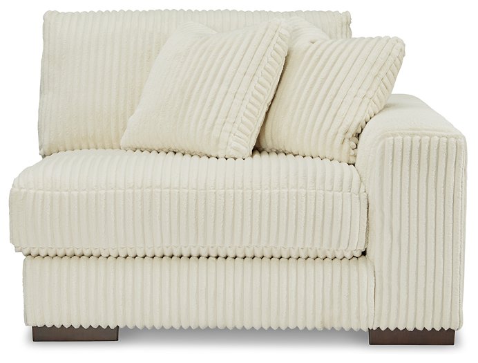 Lindyn Sectional - Sweet Dreams Bedding & Furn (PA)