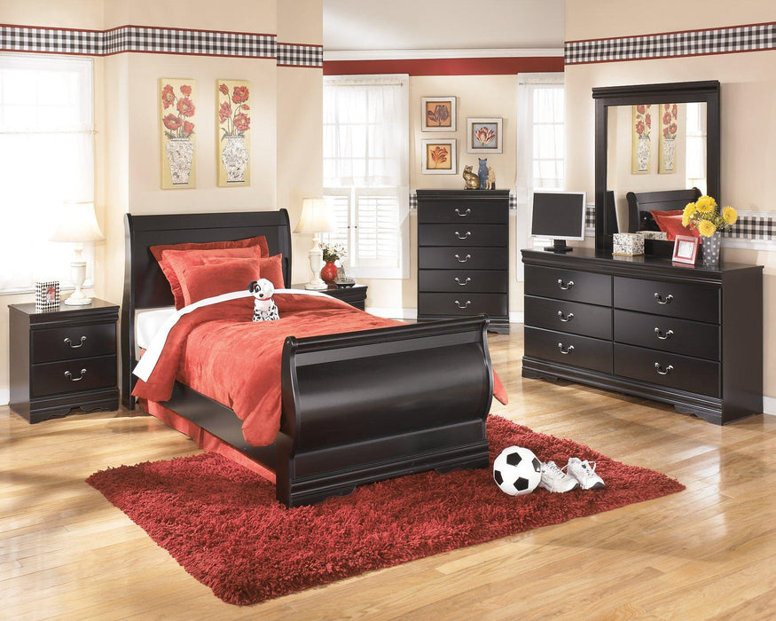 Huey Vineyard Dresser and Mirror - Sweet Dreams Bedding & Furn (PA)