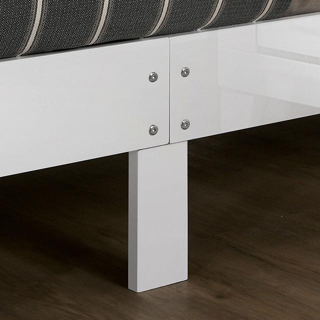 Magdeburg Queen Bed