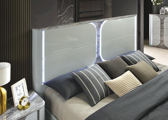 Cleburne E.King Bed